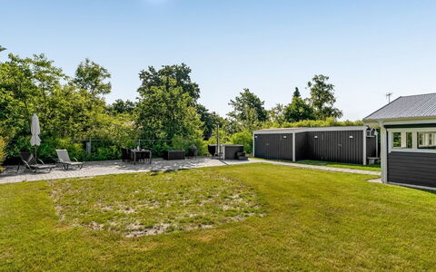Rathi - from the Sea: Estate, Shade, Driveway, Farmhouse