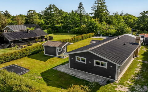 Rathi - from the Sea: Estate, Shade, Driveway, Farmhouse