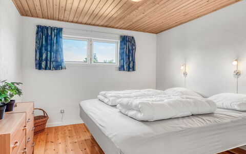 Rathi - from the Sea: Bedroom, Bed, Wood, Bed Sheet, Ceiling, Interior Design, Bedding, Bed Frame, Floor, Furniture