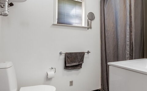Welma - 200M from the Sea: Toilet Seat, Bathroom, Plumbing Fixture, Toilet, Flooring, Floor, Interior Design, Plumbing, Sink, Tap
