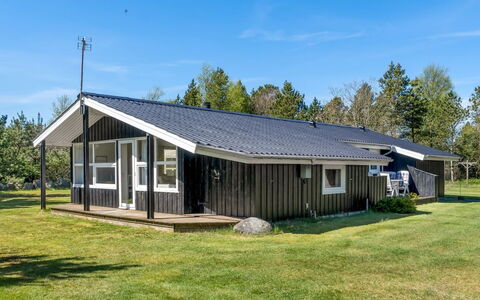 Balthasar - 400M from the Sea: Building, Grass, Wood, House, Roof, Home, Cottage, Land Lot, Rural Area, Siding