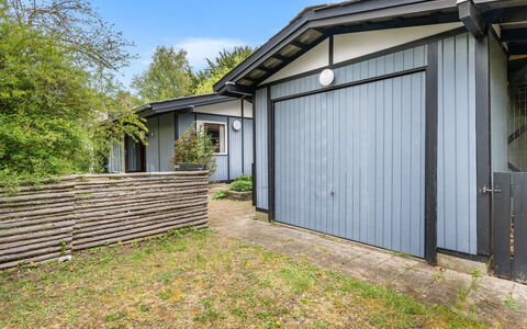Aatos - 150M from the Sea: Estate, Shade, Driveway, Farmhouse