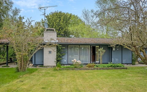 Aatos - 150M from the Sea: Estate, Shade, Driveway, Farmhouse