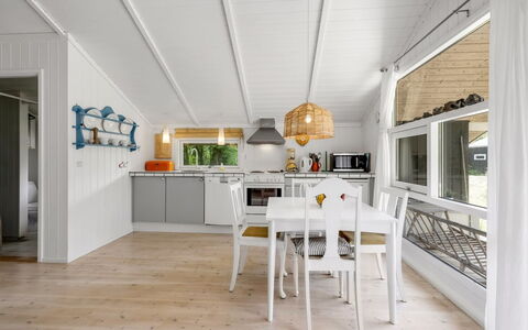 Nnykka - 125M from the Sea: Estate, Shade, Driveway, Farmhouse
