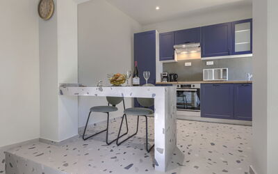 Accommodation:&nbsp;More 114.2
