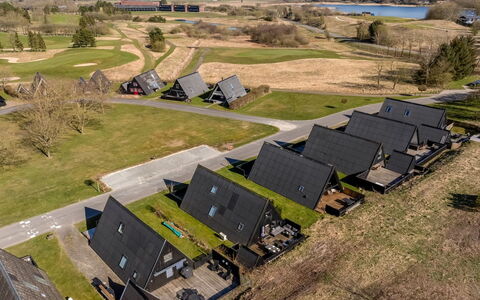 Kauno - 16Km to the Fjord: Wood, Flooring, Interior Design, Floor, Furniture, Wood Flooring, Room, Ceiling, Wood Stain, Hardwood