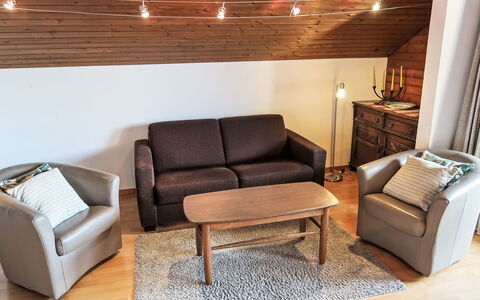 La Prada Wohnung 119: Furniture, Interior Design, Flooring, Couch, Floor, Wood, Living Room, Room, Home, Lighting