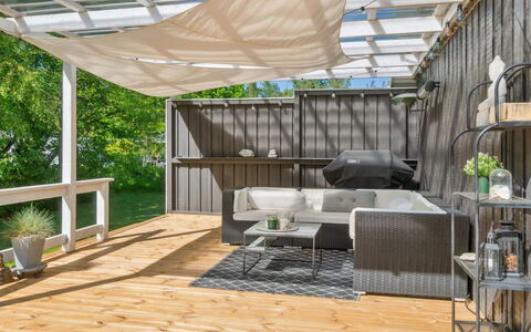 Veljan - 1.2Km from the Sea: Apartment, Condominium, Estate, Balcony, Villa, Hotel