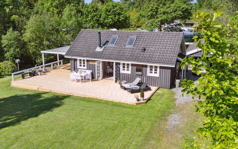 Veljan - 1.2Km from the Sea: Apartment, Condominium, Estate, Balcony, Villa, Hotel
