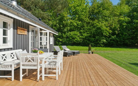 Veljan - 1.2Km from the Sea: Apartment, Condominium, Estate, Balcony, Villa, Hotel