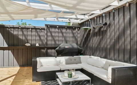 Veljan - 1.2Km from the Sea: Apartment, Condominium, Estate, Balcony, Villa, Hotel