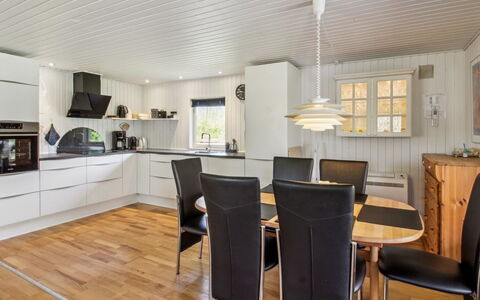 Alia - 30Km from the Sea: Estate, Shade, Driveway, Farmhouse