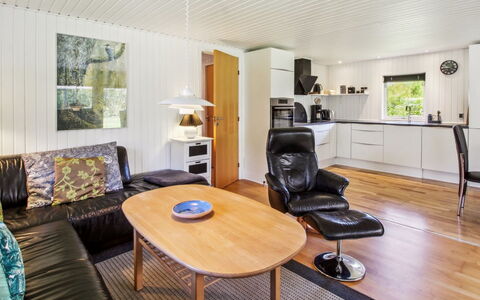 Alia - 30Km from the Sea: Estate, Shade, Driveway, Farmhouse