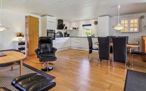 Alia - 30Km from the Sea: Estate, Shade, Driveway, Farmhouse