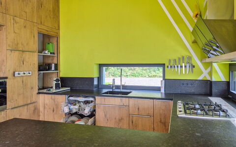 Villa Techelsberg: Flooring, Wood, Interior Design, Kitchen, Floor, Countertop, Architecture, Home, Ceiling, Furniture