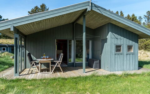 Markvor - 700M from the Sea: Estate, Shade, Driveway, Farmhouse