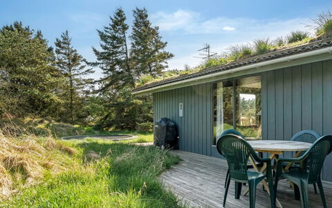 Markvor - 700M from the Sea: Estate, Shade, Driveway, Farmhouse