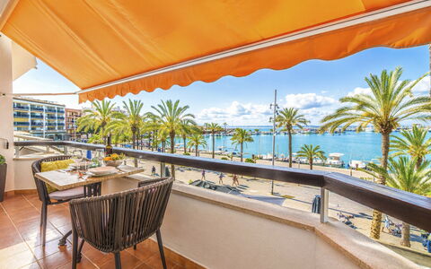 Marina Sea Views: Apartment, Shade, Hotel, Resort, Balcony