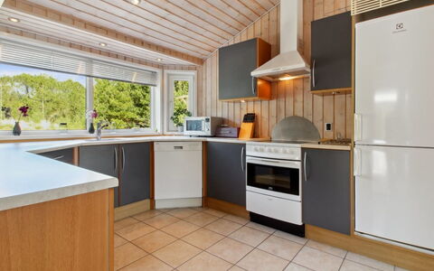 Kiowa - 4Km from the Sea: Kitchen, Kitchen Appliance, Countertop, Interior Design, Major Appliance, Flooring, Wood, Ceiling, Cabinetry, Floor