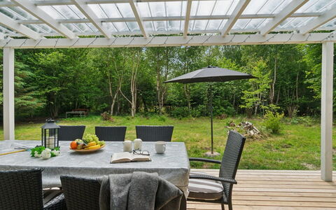 Fridborg - 425M from the Sea: Vegetation, Shrub, Spring, Cottage, Garden, Shade, Backyard, Yard, Chair