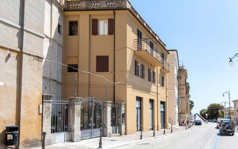 Operapartment: Apartment, Composite Material, Urban Design, Door, Concrete, Condominium, Balcony
