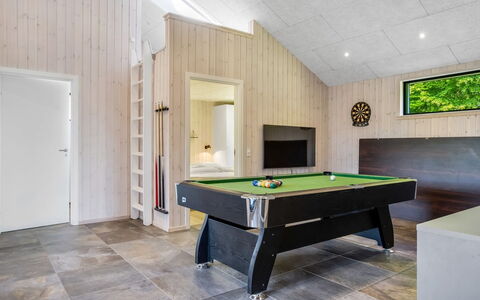 Goesta - 250M from the Sea: Estate, Shade, Driveway, Farmhouse