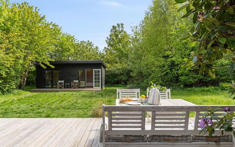 Vilppu - 800M from the Sea: Grass, Grassland, Land Lot, Cottage, Rural Area, Meadow, Garden Buildings, Garden, Shed