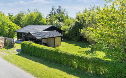 Vilppu - 800M from the Sea: Grass, Grassland, Land Lot, Cottage, Rural Area, Meadow, Garden Buildings, Garden, Shed