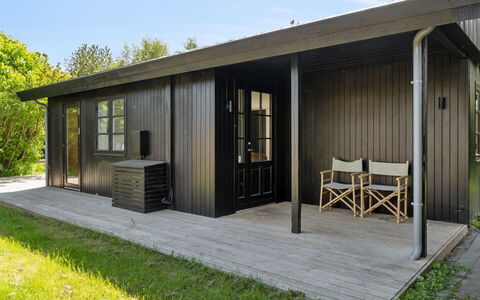 Vilppu - 800M from the Sea: Grass, Grassland, Land Lot, Cottage, Rural Area, Meadow, Garden Buildings, Garden, Shed