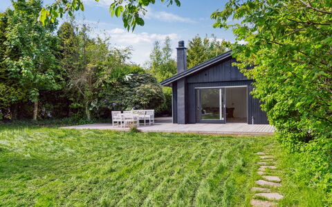 Vilppu - 800M from the Sea: Grass, Grassland, Land Lot, Cottage, Rural Area, Meadow, Garden Buildings, Garden, Shed