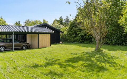 Vilppu - 800M from the Sea: Grass, Grassland, Land Lot, Cottage, Rural Area, Meadow, Garden Buildings, Garden, Shed