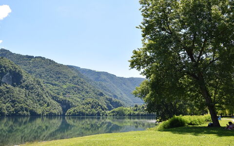 Design Loft, Romantic Retreat, Feltre: Water, Green, Body Of Water, Water Resources, Nature, Natural Environment, Tree, Natural Landscape, Mountainous Landforms, Vegetation