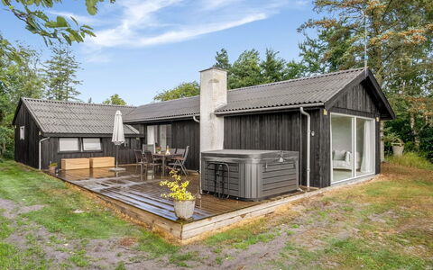 Githe - from the Sea: Grass, Grassland, Land Lot, Cottage, Rural Area, Meadow, Garden Buildings, Garden, Shed