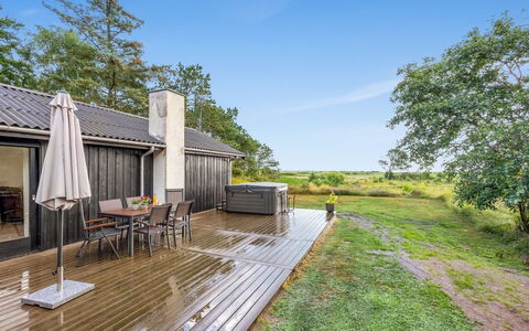 Githe - from the Sea: Grass, Grassland, Land Lot, Cottage, Rural Area, Meadow, Garden Buildings, Garden, Shed