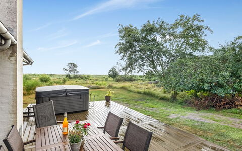 Githe - from the Sea: Grass, Grassland, Land Lot, Cottage, Rural Area, Meadow, Garden Buildings, Garden, Shed