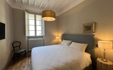 Via Roma 39: Bed, Bedroom, Bedding, Bed Sheet, Wood, Interior Design, Furniture, Floor, Flooring, Ceiling
