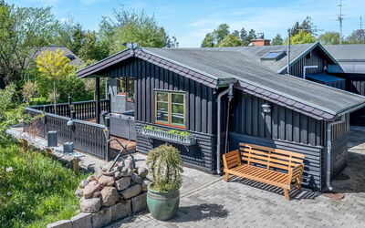 Eljena - 550M from the Sea