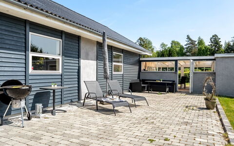 Agneta - 1Km from the Sea: Home, Siding, Door, Cottage, Shade, Outdoor Furniture, Yard, Garden, Backyard, Patio