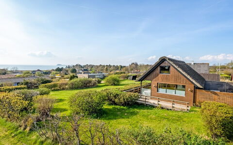 Minza - 150M from the Sea: Estate, Shade, Driveway, Farmhouse