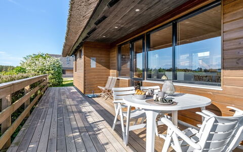 Minza - 150M from the Sea: Estate, Shade, Driveway, Farmhouse