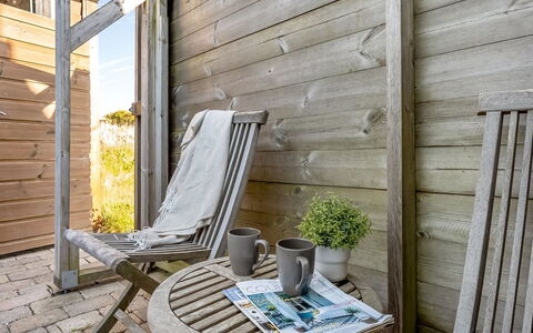 Minza - 150M from the Sea: Estate, Shade, Driveway, Farmhouse