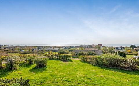 Minza - 150M from the Sea: Estate, Shade, Driveway, Farmhouse