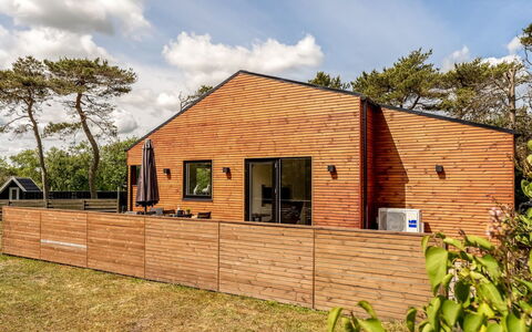 Jerrik - 200M from the Sea: Wood, Home, Porch, Deck, Hardwood, Roof, Wood Stain, Wood Flooring, Eco Hotel