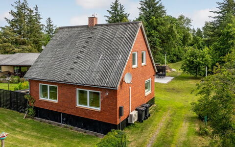 Arben - 900M from the Sea: Wood, Home, Porch, Deck, Hardwood, Roof, Wood Stain, Wood Flooring, Eco Hotel