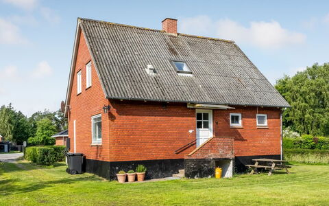Arben - 900M from the Sea: Wood, Home, Porch, Deck, Hardwood, Roof, Wood Stain, Wood Flooring, Eco Hotel