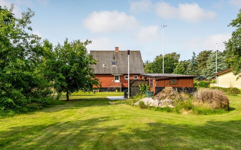 Arben - 900M from the Sea: Wood, Home, Porch, Deck, Hardwood, Roof, Wood Stain, Wood Flooring, Eco Hotel