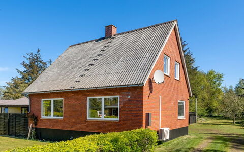 Arben - 900M from the Sea: Wood, Home, Porch, Deck, Hardwood, Roof, Wood Stain, Wood Flooring, Eco Hotel