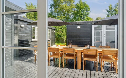 Thrym - 2.5Km from the Sea: Vegetation, Shrub, Spring, Cottage, Garden, Shade, Backyard, Yard, Chair