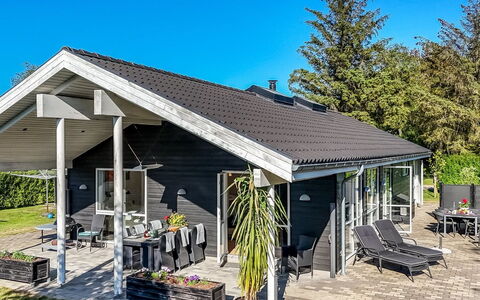 Shania - 300M from the Sea: Grass, Grassland, Land Lot, Cottage, Rural Area, Meadow, Garden Buildings, Garden, Shed