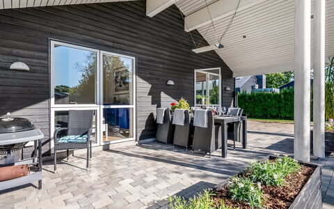 Shania - 300M from the Sea: Grass, Grassland, Land Lot, Cottage, Rural Area, Meadow, Garden Buildings, Garden, Shed